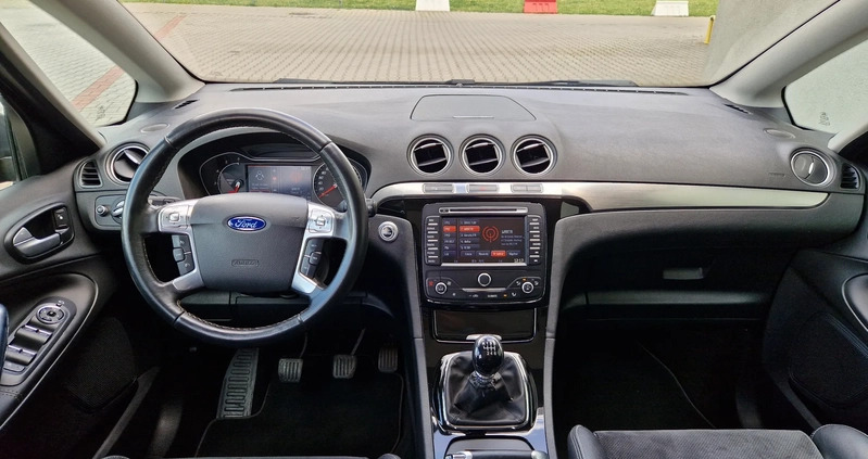 Ford S-Max cena 39900 przebieg: 235000, rok produkcji 2013 z Gniezno małe 211